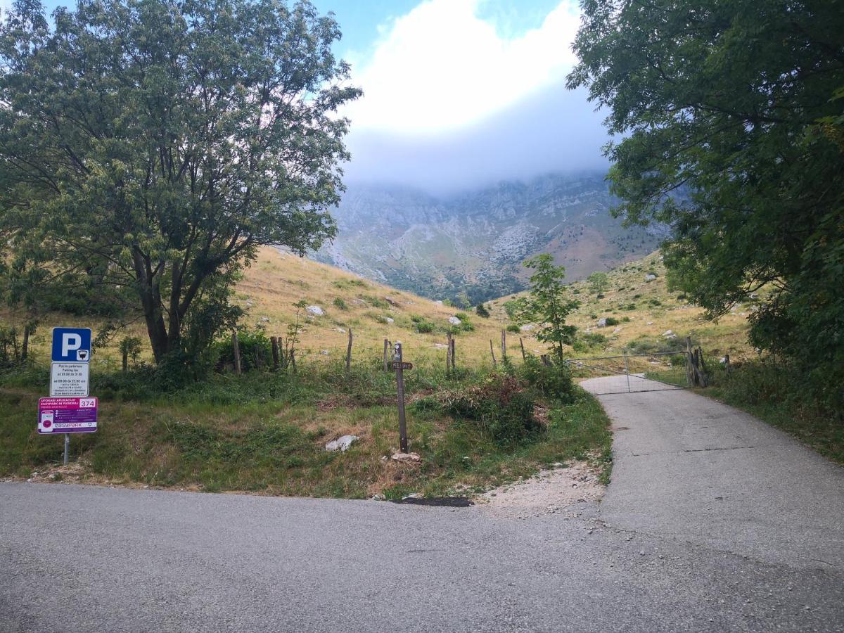 Mountain Emilia Apartment
